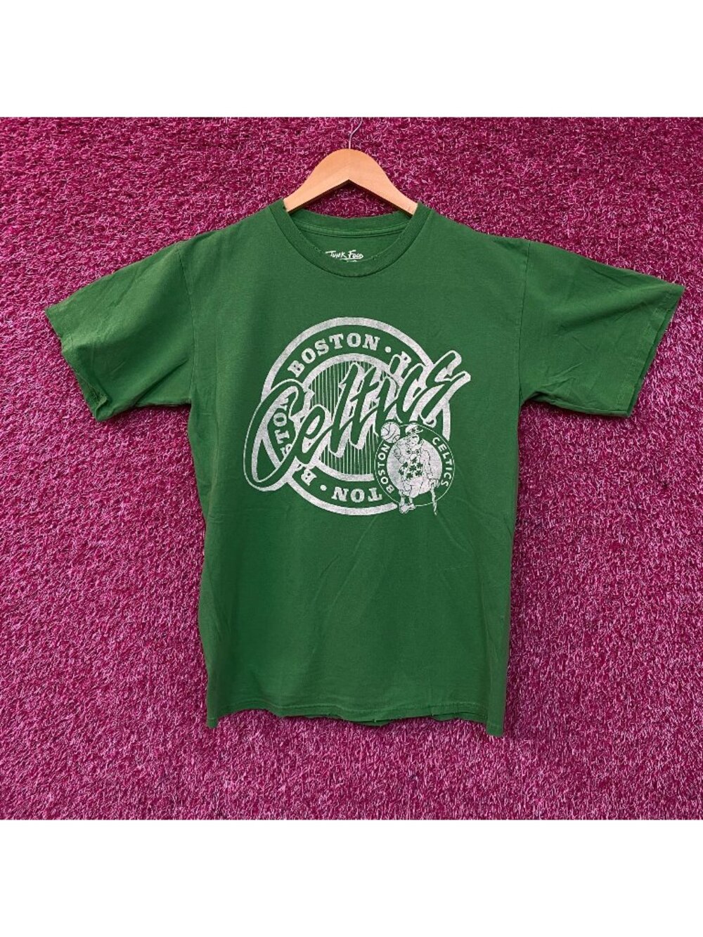 Junk Food Clothing Boston Celtics Crest Women's Vintage Style T-Shirt Small